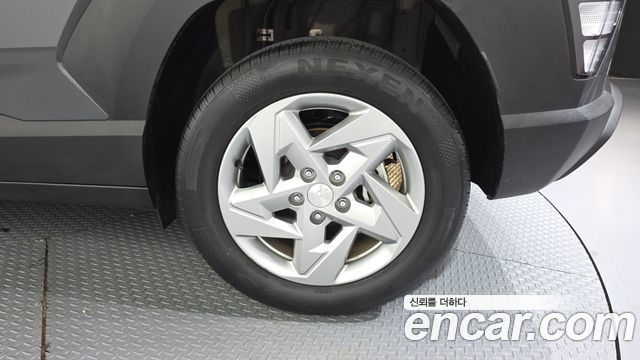 Hyundai Kona (SX2) Gasoline 2.0 2WD Modern 2024 — фото 21