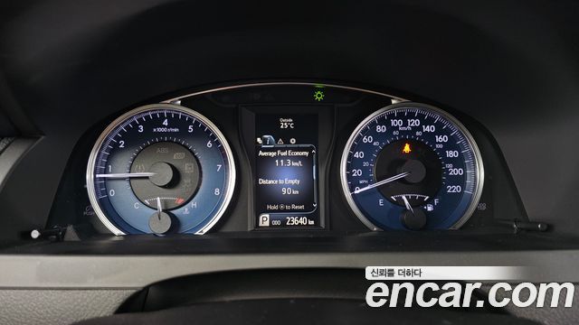 Toyota Camry 2.5 XLE 2017 — фото 8