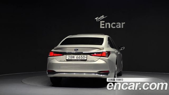 Lexus ES300h (VII) Luxury Plus 2019 — фото 4