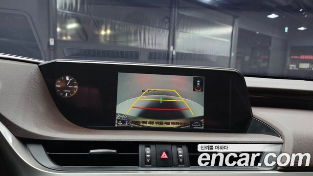 Lexus ES300h (VII) Luxury Plus 2019 — фото 15