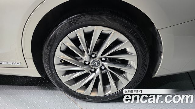 Lexus ES300h (VII) Luxury Plus 2019 — фото 21
