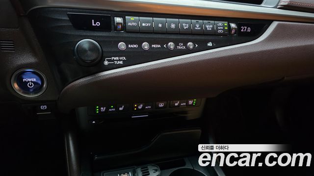 Lexus ES300h (VII) Luxury Plus 2019 — фото 27