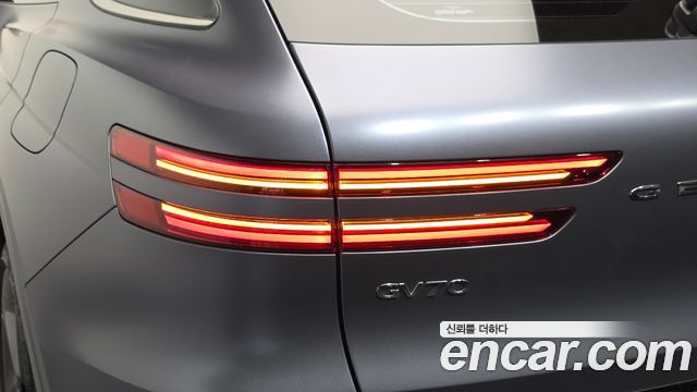 Genesis GV70 2.5T Gasoline AWD 2025 — фото 23