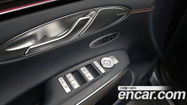 Genesis GV70 2.5T Gasoline AWD 2025 — фото 38