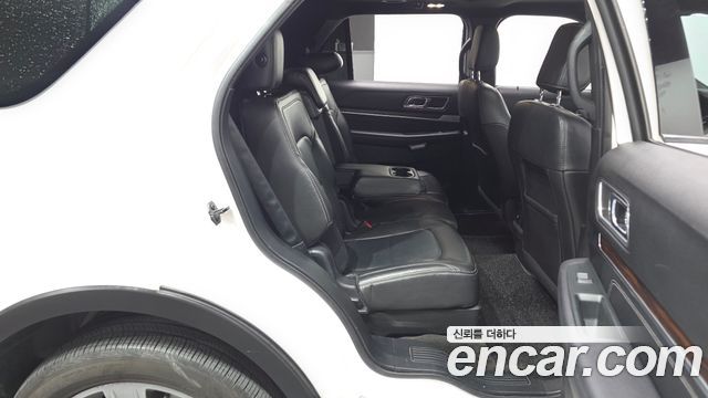 Ford Explorer 2.3 Limited 4WD 5th 2018 — фото 11