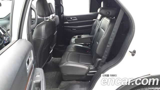 Ford Explorer 2.3 Limited 4WD 5th 2018 — фото 12