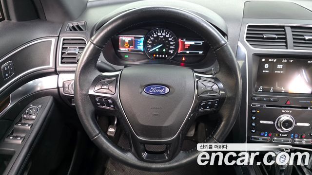 Ford Explorer 2.3 Limited 4WD 5th 2018 — фото 17