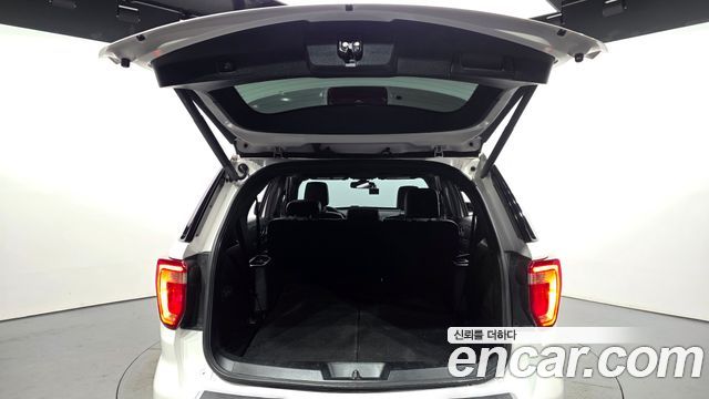 Ford Explorer 2.3 Limited 4WD 5th 2018 — фото 20