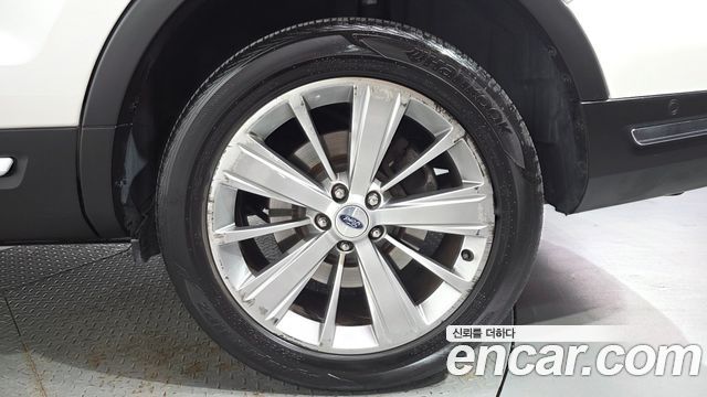 Ford Explorer 2.3 Limited 4WD 5th 2018 — фото 21
