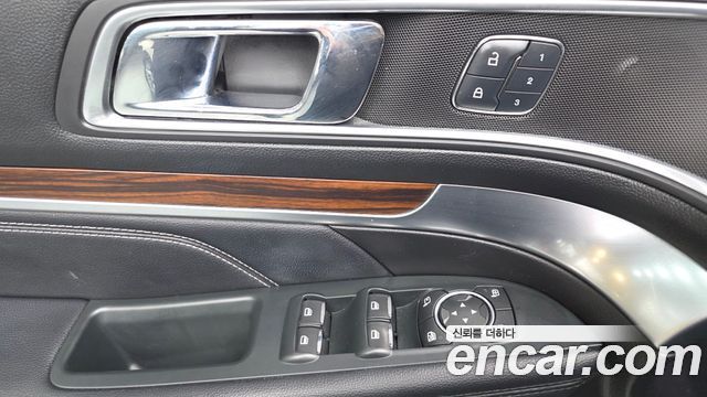 Ford Explorer 2.3 Limited 4WD 5th 2018 — фото 30