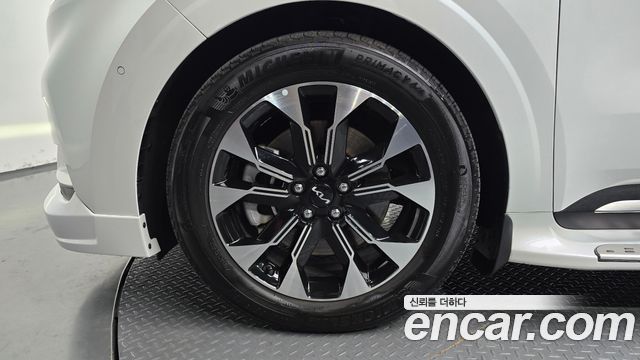 Kia Carnival (IV) Diesel 7-Seater Signature 2023 — фото 5