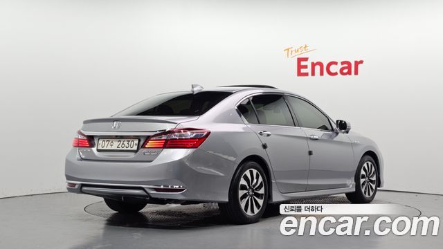 Honda Accord 2.0 Hybrid 9th 2017 — фото 2