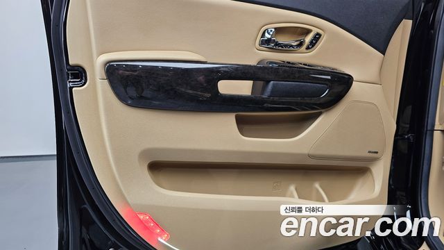 Kia Carnival 7-Seater Hi-Limousine President 2019 — фото 24