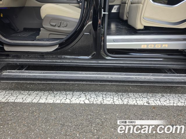 Kia Carnival (IV) HEV 9-Seater Hi-Limousine (Special vehicle) 2026 — фото 16
