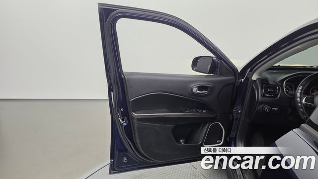 Jeep Compass (II) 2.4 Limitied AWD 2019 — фото 24