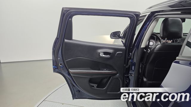Jeep Compass (II) 2.4 Limitied AWD 2019 — фото 25
