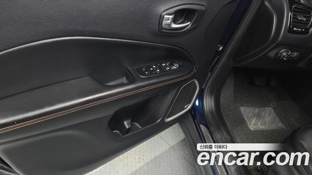 Jeep Compass (II) 2.4 Limitied AWD 2019 — фото 27
