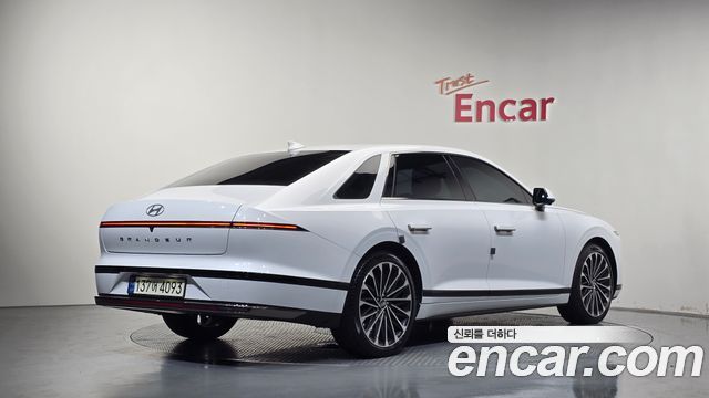 Hyundai Grandeur Hybrid (GN7) Calligraphy 2024 — фото 2