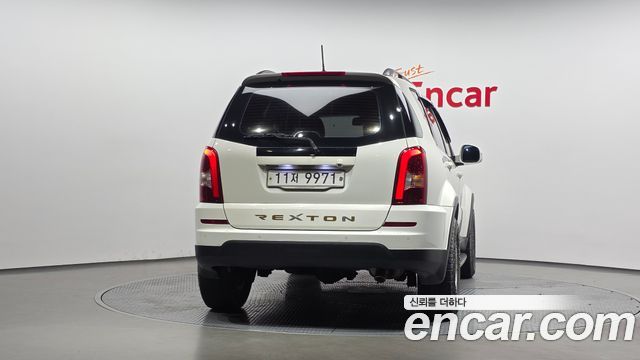 KG Mobility (SsangYong) Rexton W 2.2 4WD RX7 Luxury 2016 — фото 4