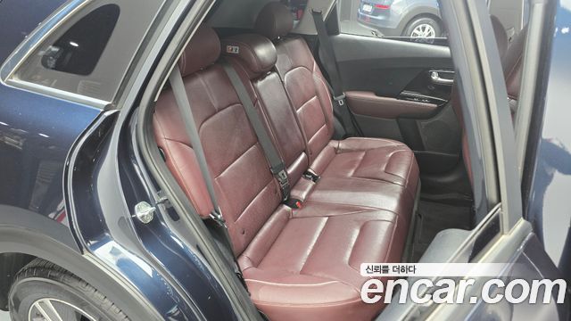 Kia Niro 1.6 HEV Noblesse Special 2020 — фото 16