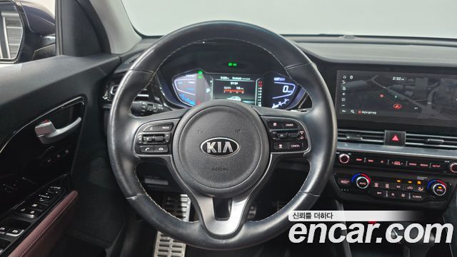 Kia Niro 1.6 HEV Noblesse Special 2020 — фото 17