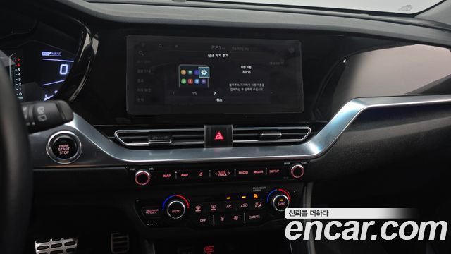 Kia Niro 1.6 HEV Noblesse Special 2020 — фото 18