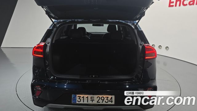 Kia Niro 1.6 HEV Noblesse Special 2020 — фото 24