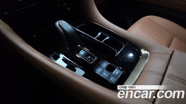 Toyota Alphard (IV) 2.5 HEV Executive AWD 2024 — фото 9
