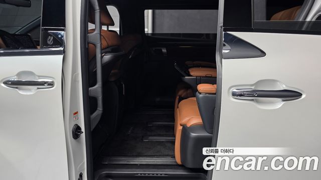 Toyota Alphard (IV) 2.5 HEV Executive AWD 2024 — фото 12