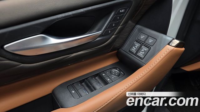 Toyota Alphard (IV) 2.5 HEV Executive AWD 2024 — фото 17