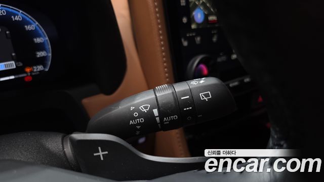 Toyota Alphard (IV) 2.5 HEV Executive AWD 2024 — фото 18