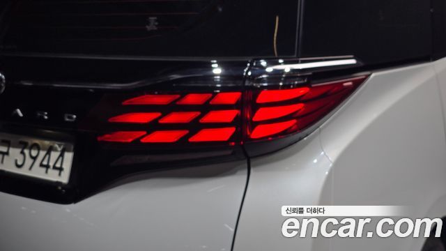 Toyota Alphard (IV) 2.5 HEV Executive AWD 2024 — фото 23