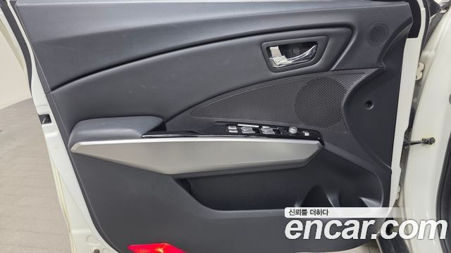 KG Mobility (SsangYong) Tivoli Diesel VX 2WD 2016 — фото 24