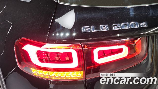 Mercedes-Benz GLB-Class (X247) GLB200 d 2021 — фото 23