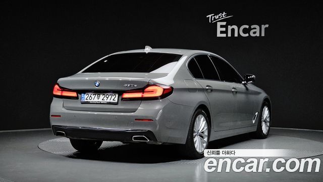BMW 5 Series (G30) 530e Luxury 2021 — фото 2
