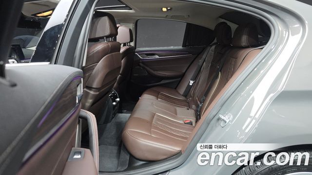 BMW 5 Series (G30) 530e Luxury 2021 — фото 16