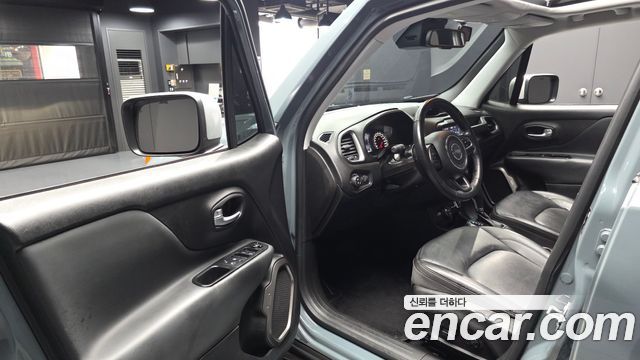 Jeep Renegade 2.0 Diesel Limited AWD 2018 — фото 10