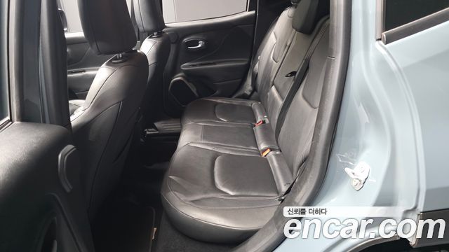 Jeep Renegade 2.0 Diesel Limited AWD 2018 — фото 15