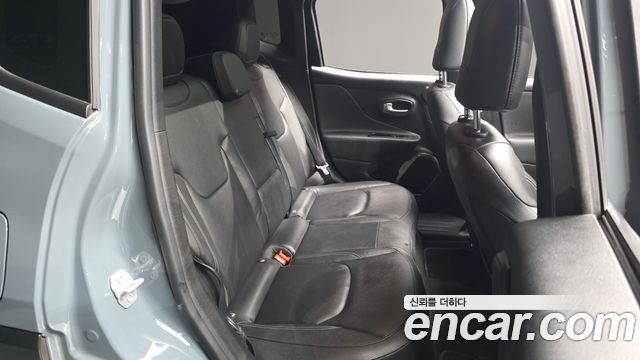 Jeep Renegade 2.0 Diesel Limited AWD 2018 — фото 16