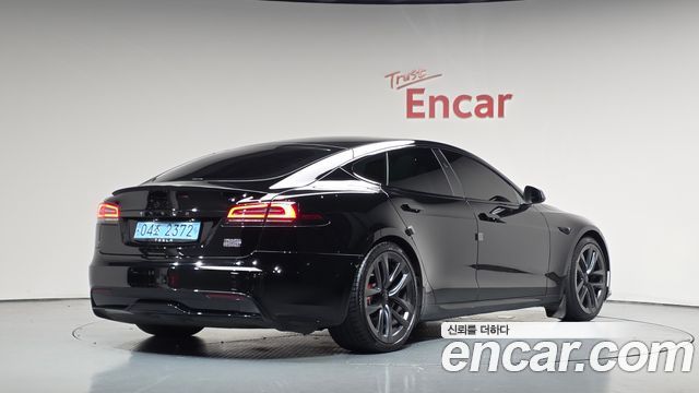Tesla Model S Plaid 2023 — фото 2