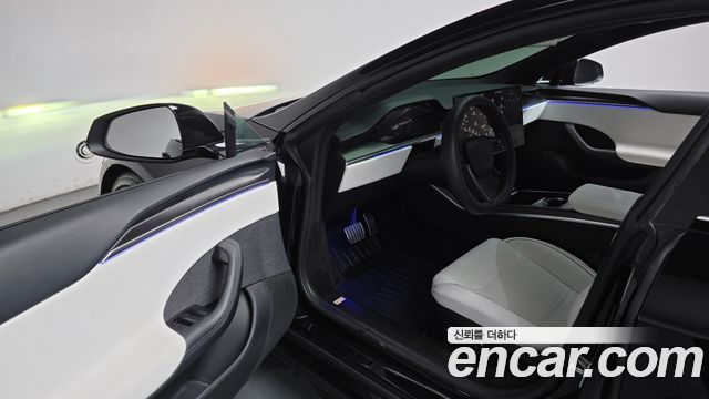 Tesla Model S Plaid 2023 — фото 10