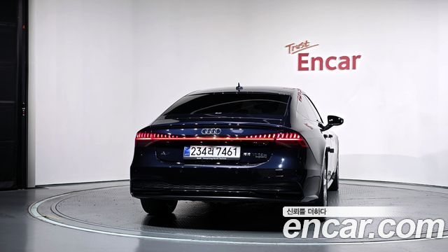 Audi A7 (4K) 55 TFSI e Quattro Premium 2023 — фото 4