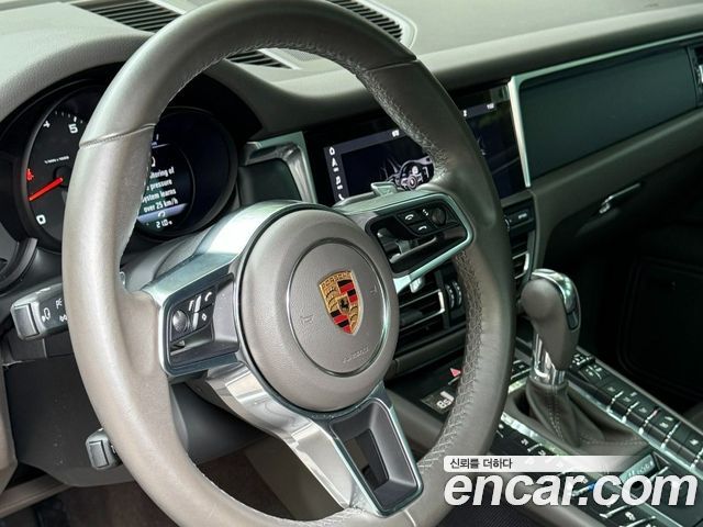 Porsche Macan 2.0 95B 2019 — фото 17