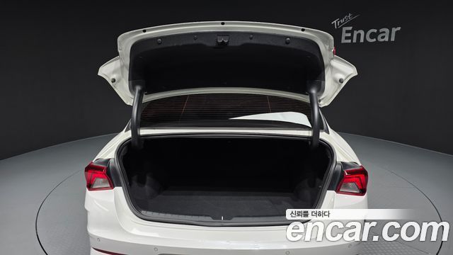 Kia K5 (III) 2.0 Prestige 2023 — фото 20