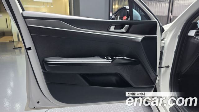 Kia K5 (III) 2.0 Prestige 2023 — фото 24