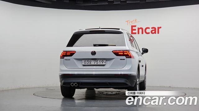 Volkswagen Tiguan (II) 2.0 TDI 4Motion Prestige 2018 — фото 4