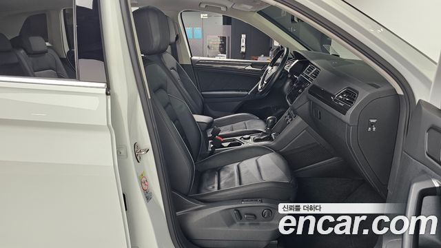 Volkswagen Tiguan (II) 2.0 TDI 4Motion Prestige 2018 — фото 15