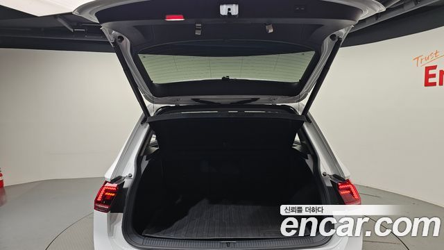 Volkswagen Tiguan (II) 2.0 TDI 4Motion Prestige 2018 — фото 24