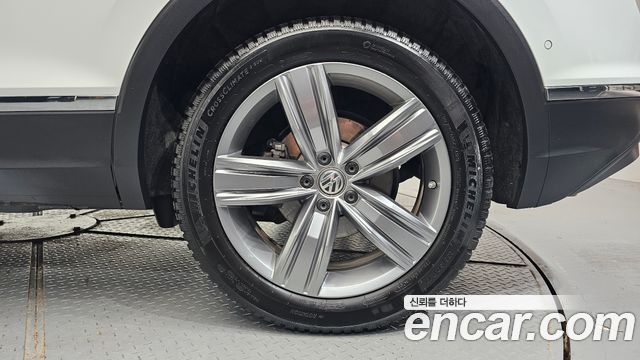 Volkswagen Tiguan (II) 2.0 TDI 4Motion Prestige 2018 — фото 27