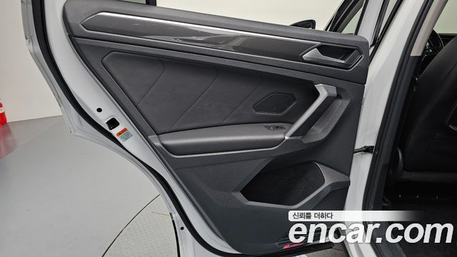 Volkswagen Tiguan (II) 2.0 TDI 4Motion Prestige 2018 — фото 31